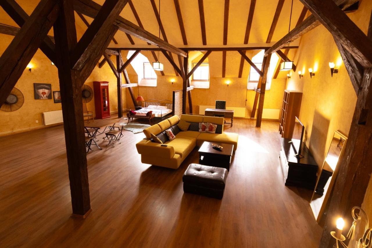 The Attic - Large Open-Space In The Old Town Of Brasov, Minutes Away From The Black Church エクステリア 写真
