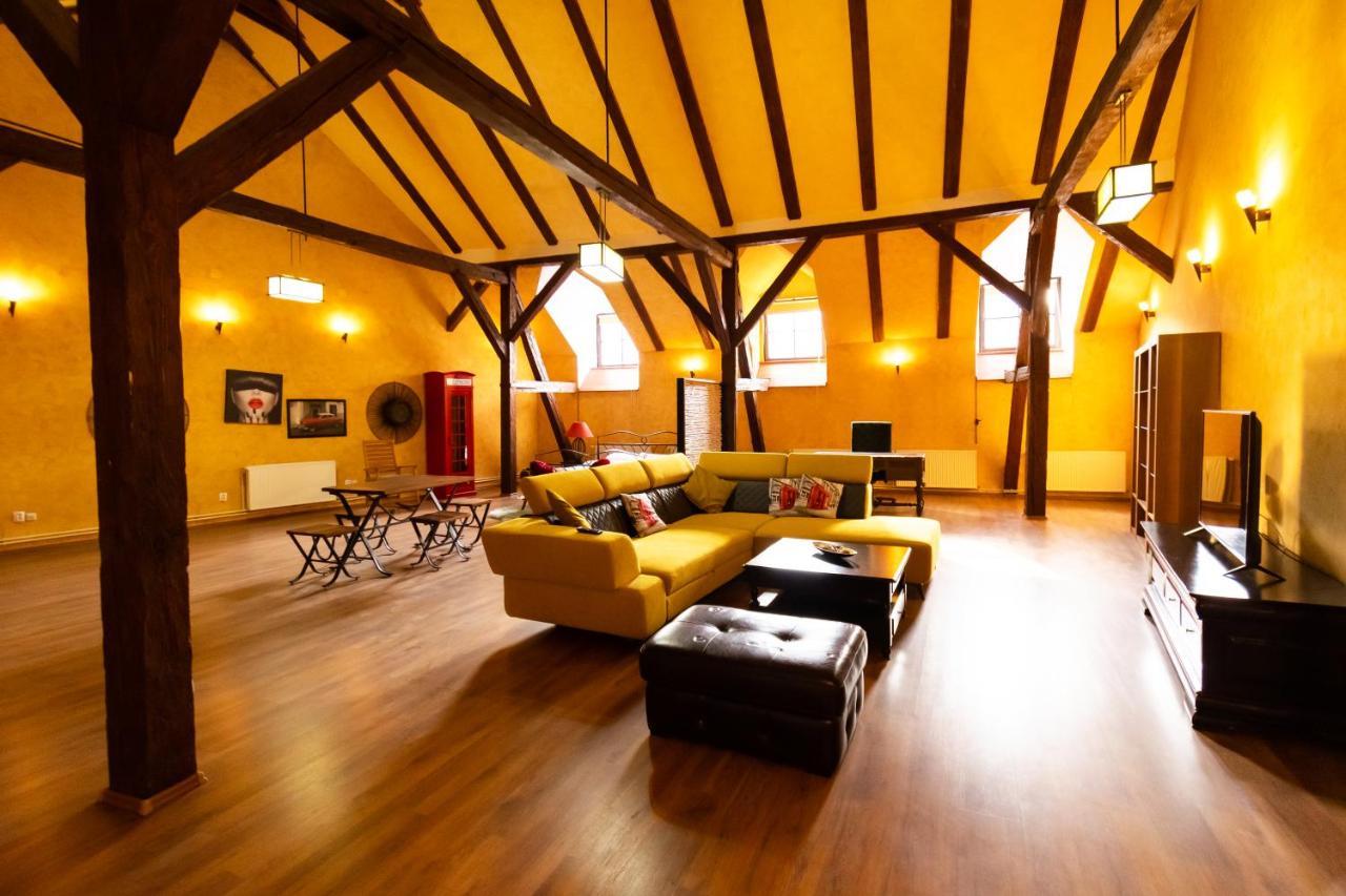 The Attic - Large Open-Space In The Old Town Of Brasov, Minutes Away From The Black Church エクステリア 写真